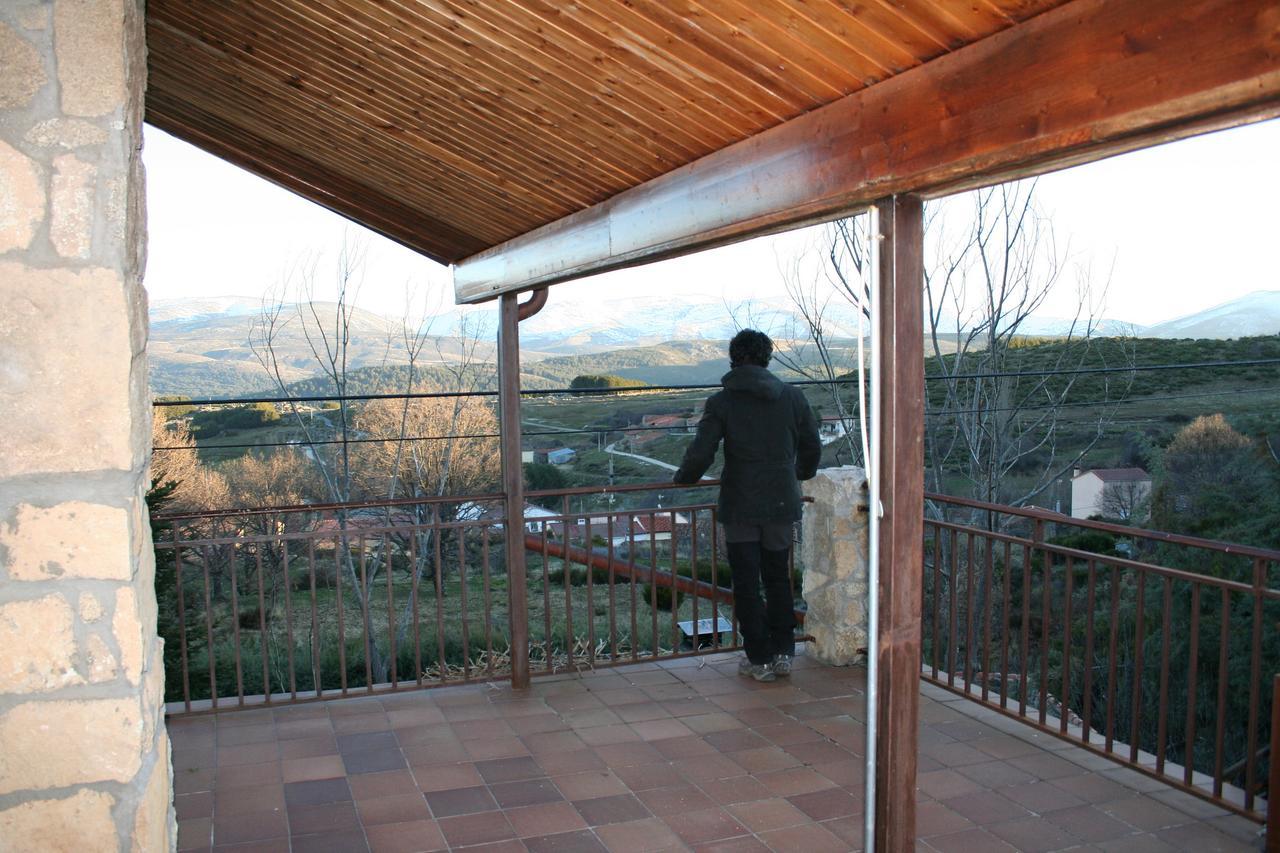 La Casona De Collado Guest House Hoyos del Collado Bagian luar foto